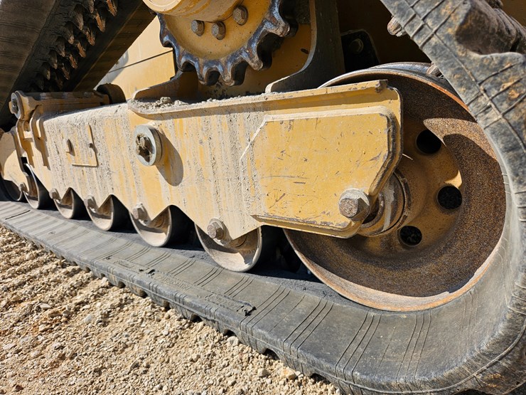 2023-caterpillar-299d3-image-61