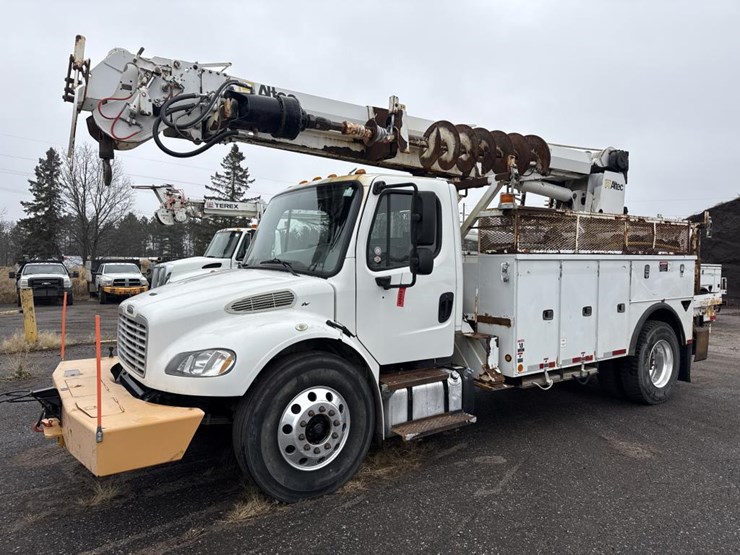 #2000-•-2014-freightliner-altec-digger-derrick-image-1