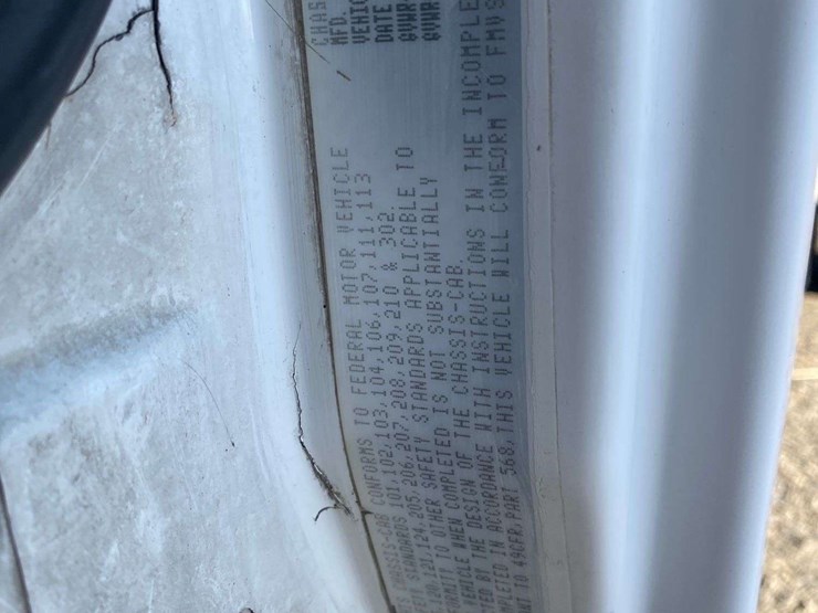 2002-freightliner-fl70-image-56