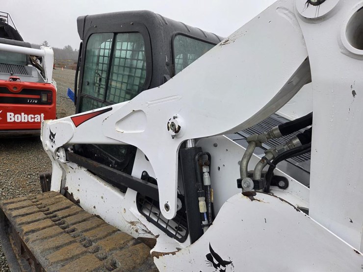 2020-bobcat-t740-image-19