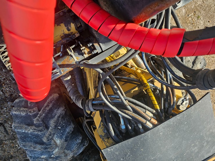 caterpillar-574-image-83