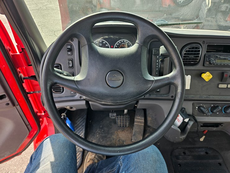 2016-freightliner-s2g-image-52