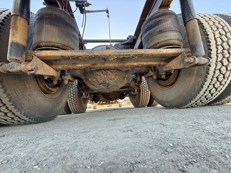 #1974-•-2008-international-eagle-day-cab-truck-tractor-image-53