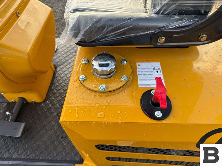 2025-cfg-industrial-mx12r-mini-excavator-image-27