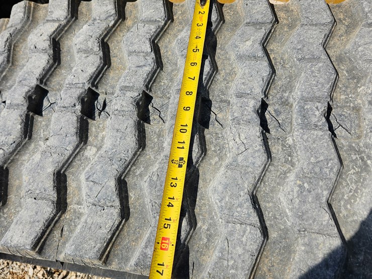 2023-caterpillar-299d3-image-58