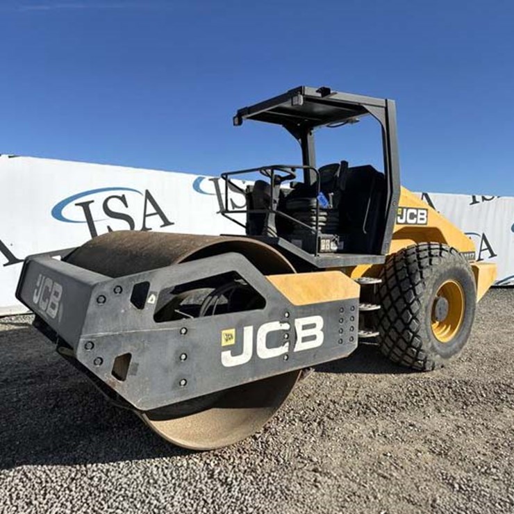 2015 JCB VM117D
