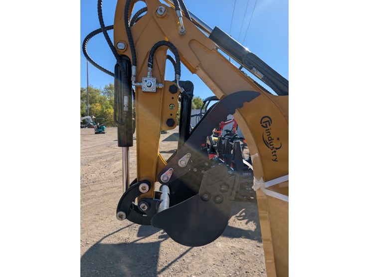 cfg-xz20r-mini-excavator-w/-mechanical-thumb-image-5