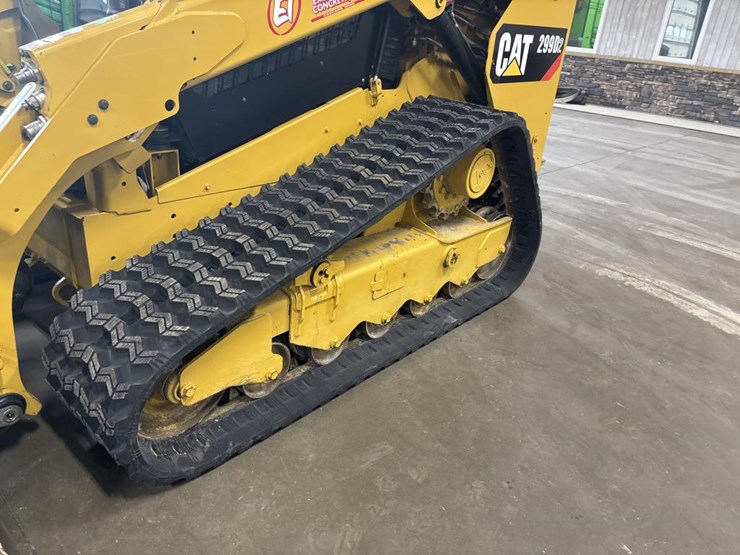 2018-caterpillar-228-image-63