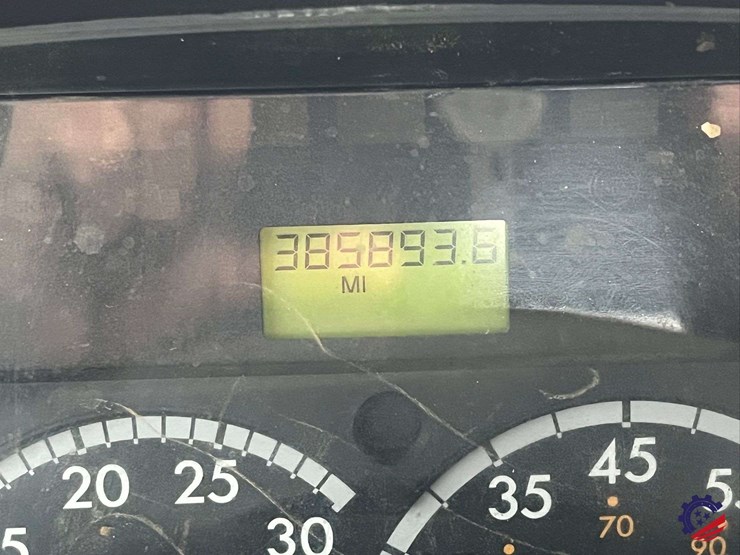 2013-freightliner-m2-s/a-cab-&-chassis-image-63