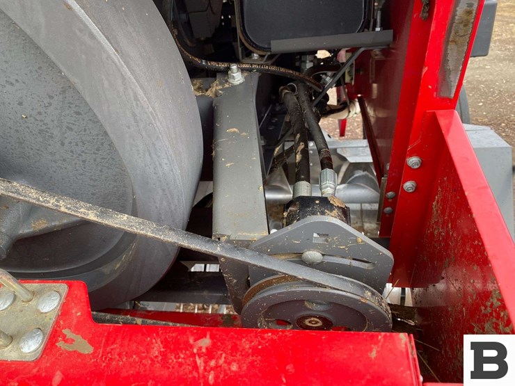 massey-ferguson-1844s-image-28