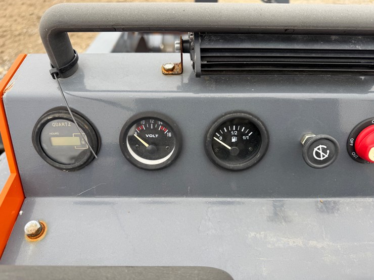 #99-•-2024-hurricane-hrc700-stand-on-skid-steer-loader-zj2024070171-inv#33623-image-10