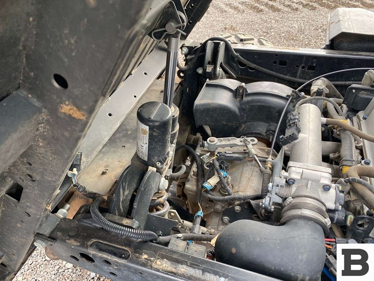 john-deere-835e-image-32