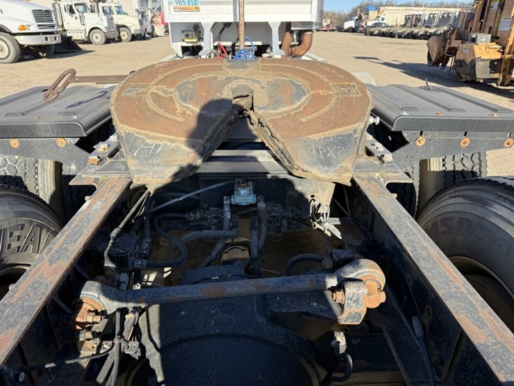 #1955-•-2008-international-eagle-day-cab-truck-tractor-image-36