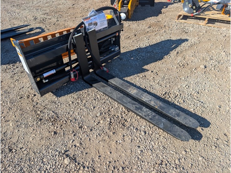 wolverine-skid-steer-48"-hydraulic-forks-image-2