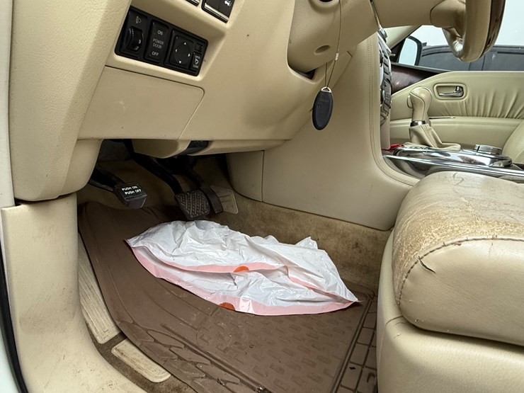 2012-infiniti-qx56-image-51