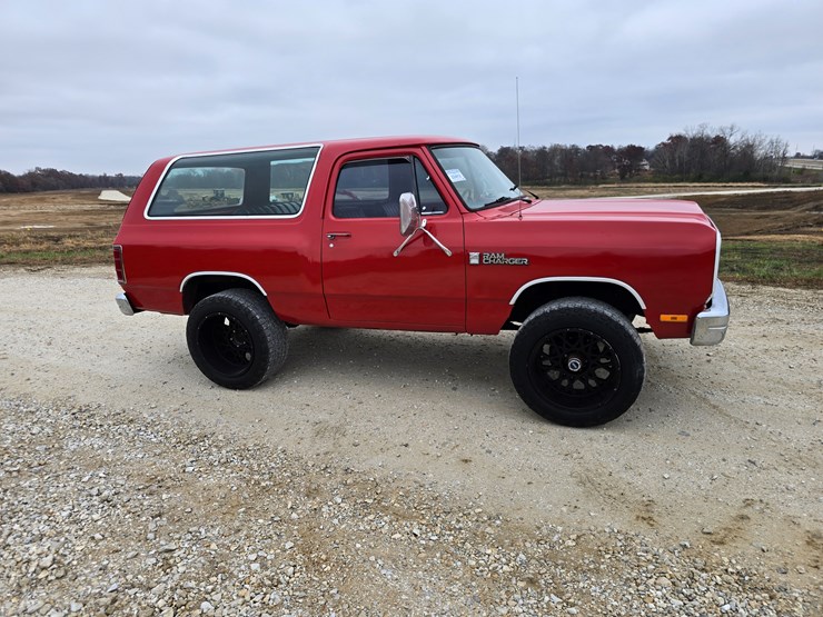 1986-dodge-ram-charger-image-30