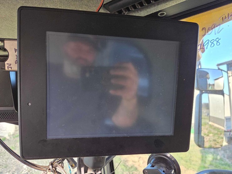 2010-new-holland-cr9065-image-56