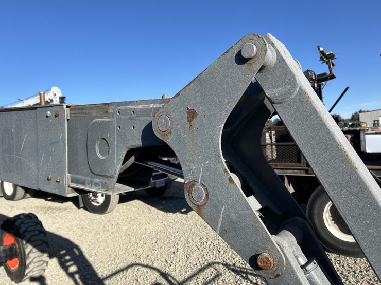 2017-skyjack-sj45t-image-22