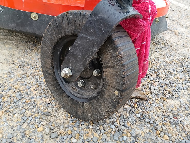 2022-kubota-la526-image-53