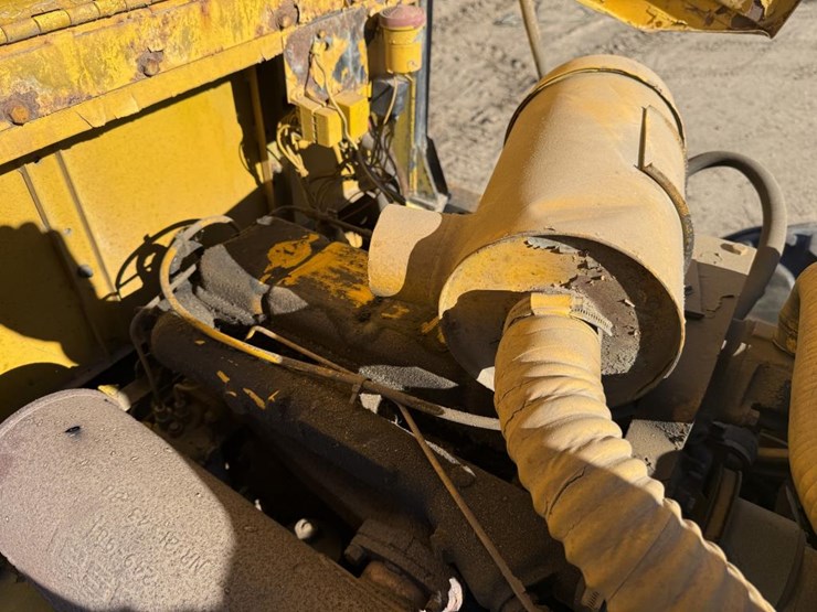 #1975-•-massey-ferguson-14k-forklift-image-41