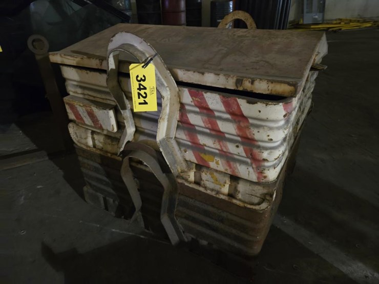 #3421-•-(2)-steel-crates-w/-heavy-duty-chains-and-more-image-1