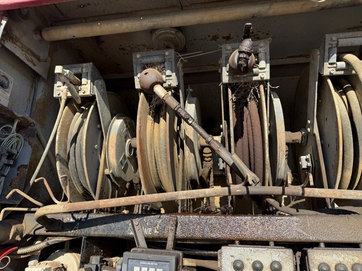 #1953-•-1998-ford-fuel-truck-image-48