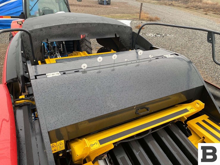 new-holland-340-image-52