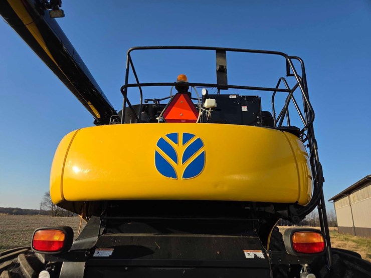 2010-new-holland-cr9065-image-31