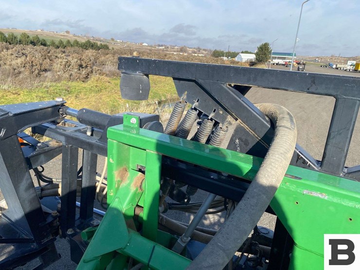 2013-john-deere-4830-image-64