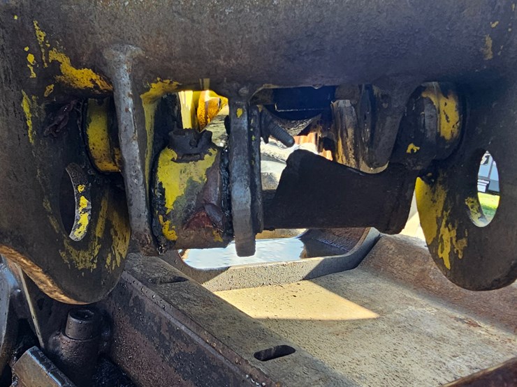 caterpillar-574-image-68