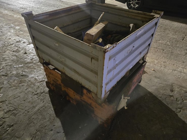 #3408-•-(2)-steel-crates-w/-heavy-duty-chains-and-more-image-2