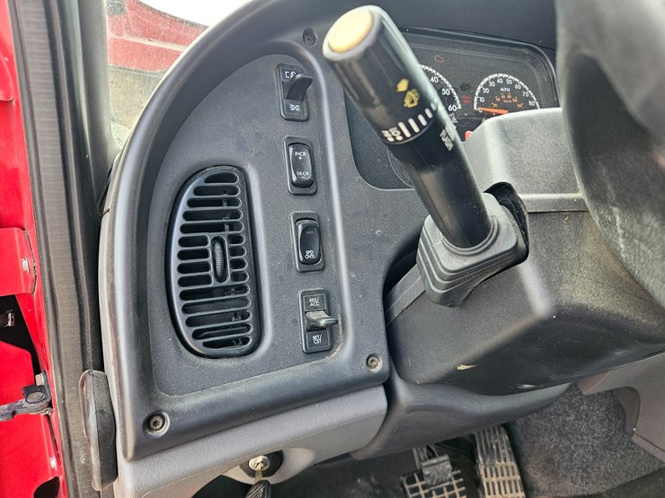 2016-freightliner-s2g-image-62