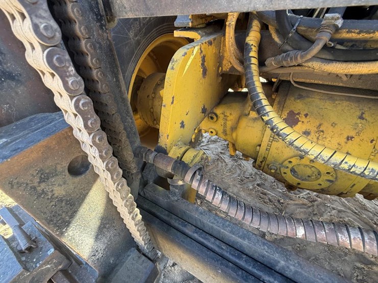 #1975-•-massey-ferguson-14k-forklift-image-26