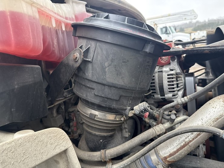 #2000-•-2014-freightliner-altec-digger-derrick-image-15