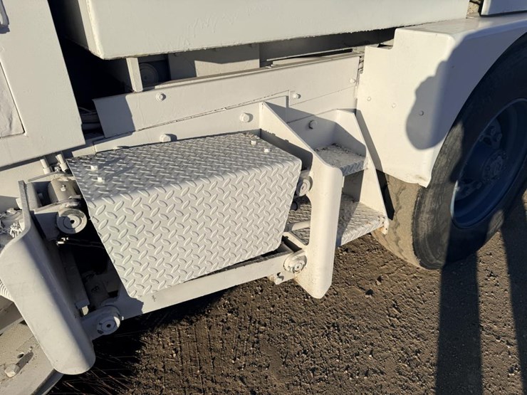 #1981-•-1990-mobil-sweeper-ahl-sweeper-truck-image-12