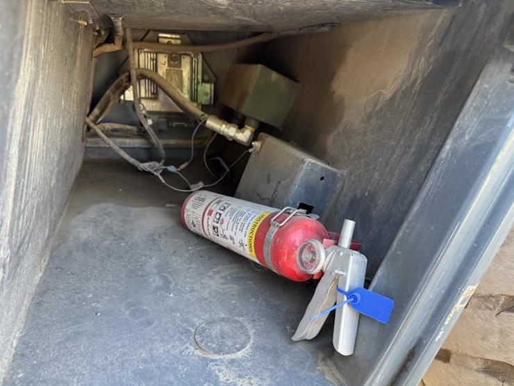 2013-gehl-dl11-image-56