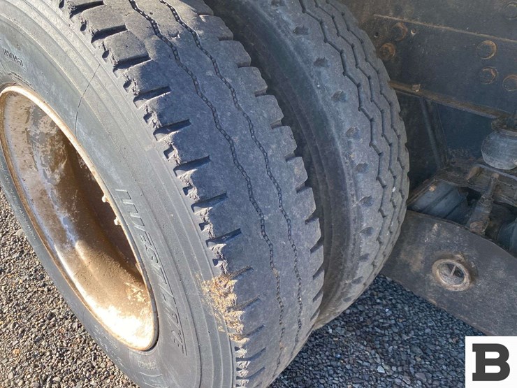 1995-ford-l9000-image-23