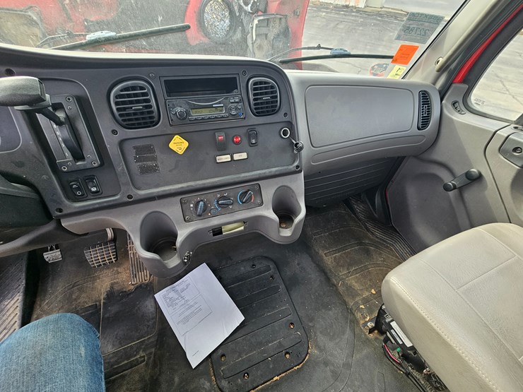 2016-freightliner-s2g-image-55