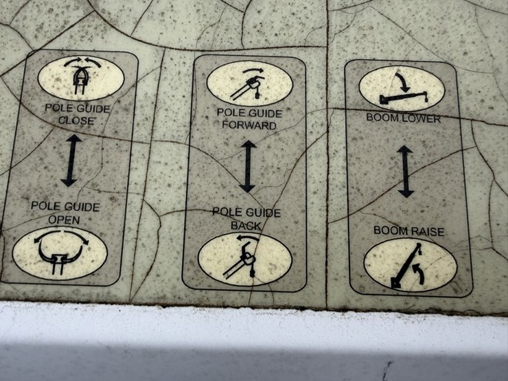 #2000-•-2014-freightliner-altec-digger-derrick-image-66