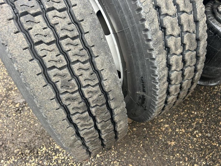 #1675-•-2016-freightliner-harrison-glider-kit-day-cab-truc-image-46