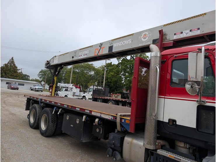 2017-mack-gu813-shingle-conveyor-image-6