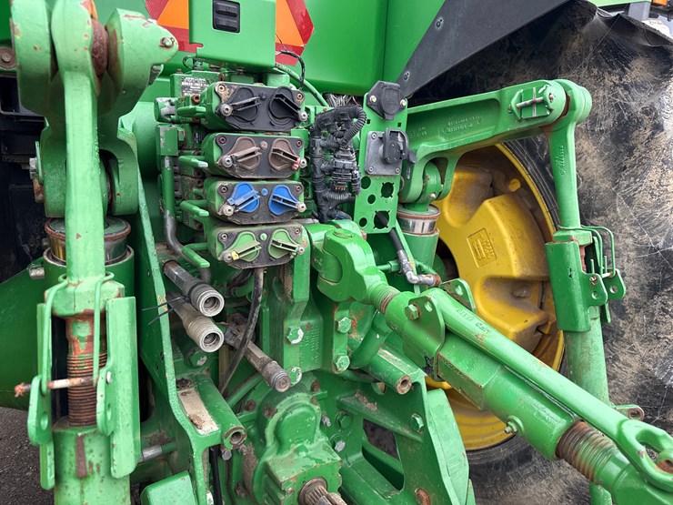 john-deere-8320r-image-15