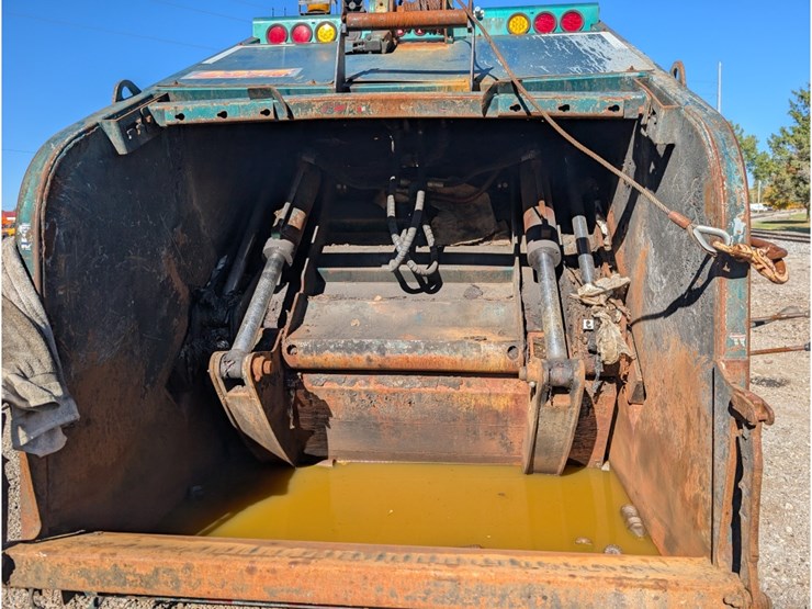 loadmaster-sxl27-trash-compactor-image-6