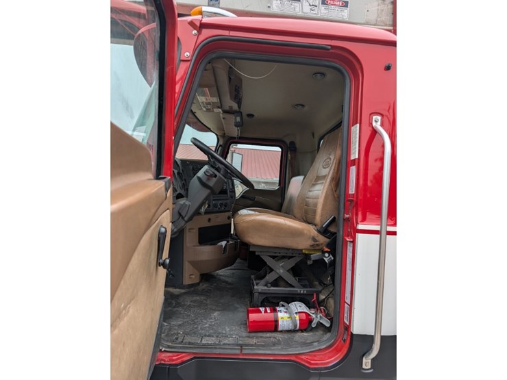 2017-mack-gu813-shingle-conveyor-image-22