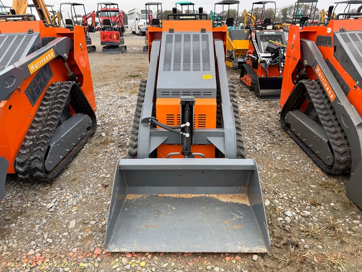 #100-•-2024-erie-industry-scl850-stand-on-skid-steer-loader-scl850562a1396-inv#33620-image-2