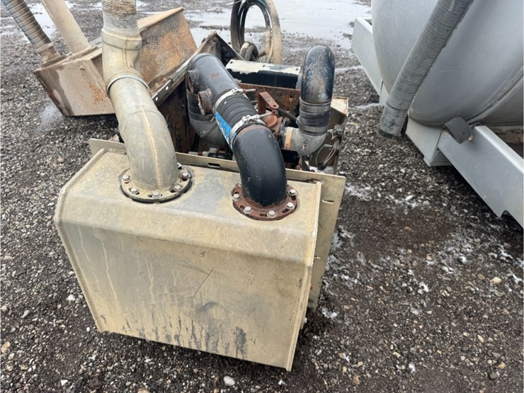 2012-90-bbl-tanker-take-off-w/-pumps-image-12