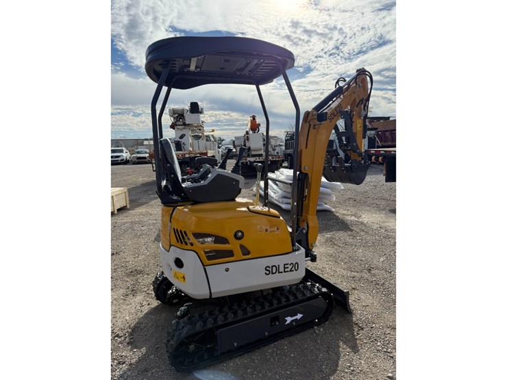 sdlanch-sdle20-mini-excavator-w-hydraulic-thumb-image-5