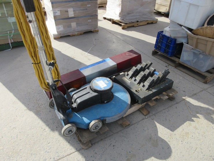 lot-of-misc-items,-image-1