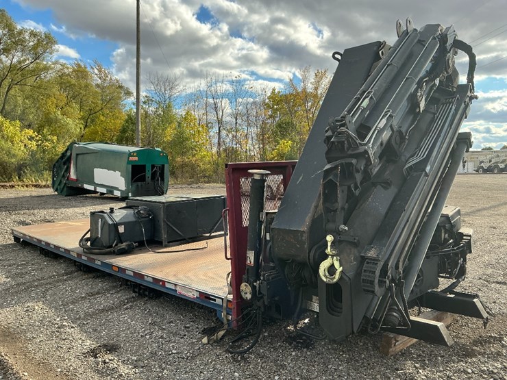 2013-hiab-xs-322-hipro-knuckle-crane-w/-8'x24'-steel-flatbed-image-2