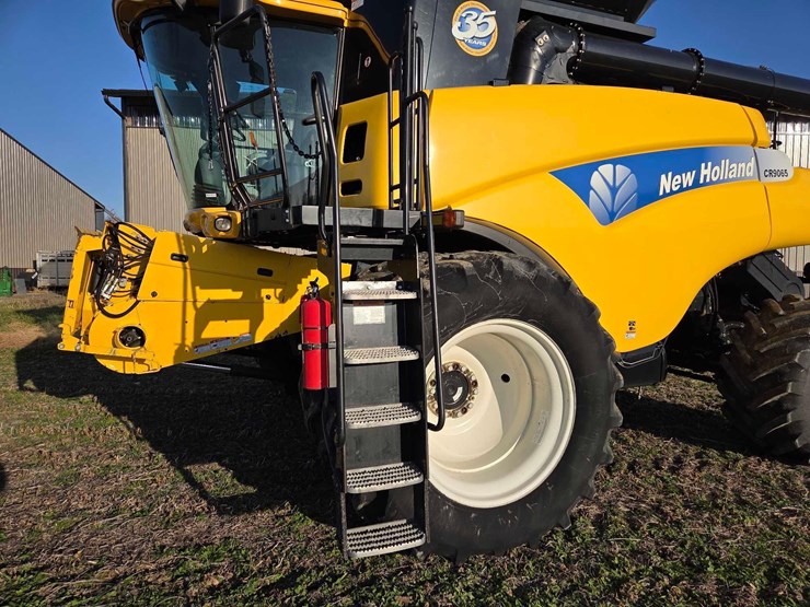 2010-new-holland-cr9065-image-15